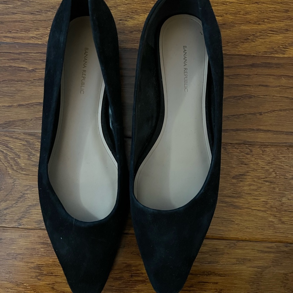 Banana Republic Suede Flats